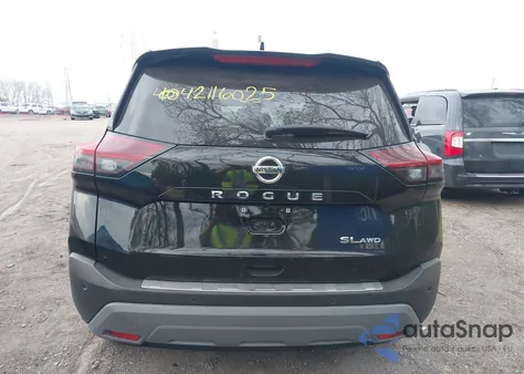 2021 Nissan Rogue Sl Intelligent Awd z USA, uszkodzony, nr VIN 5N1AT3CB1MC755068